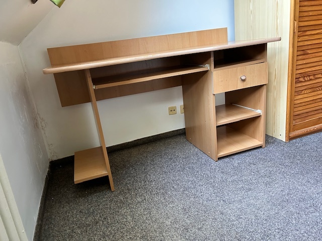 Psací stůl – světlé dřevo - 3