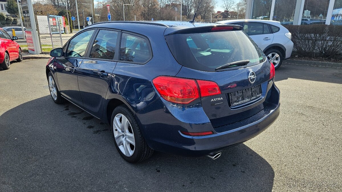 Opel Astra 1,4i Turbo - 3