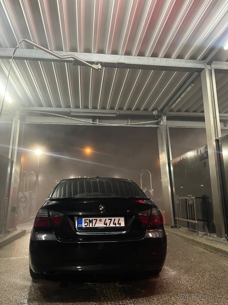 Bmw e90 320i - 3