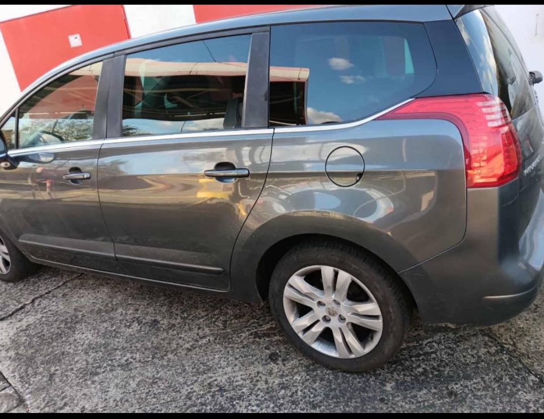 Peugeot 5008 - 3