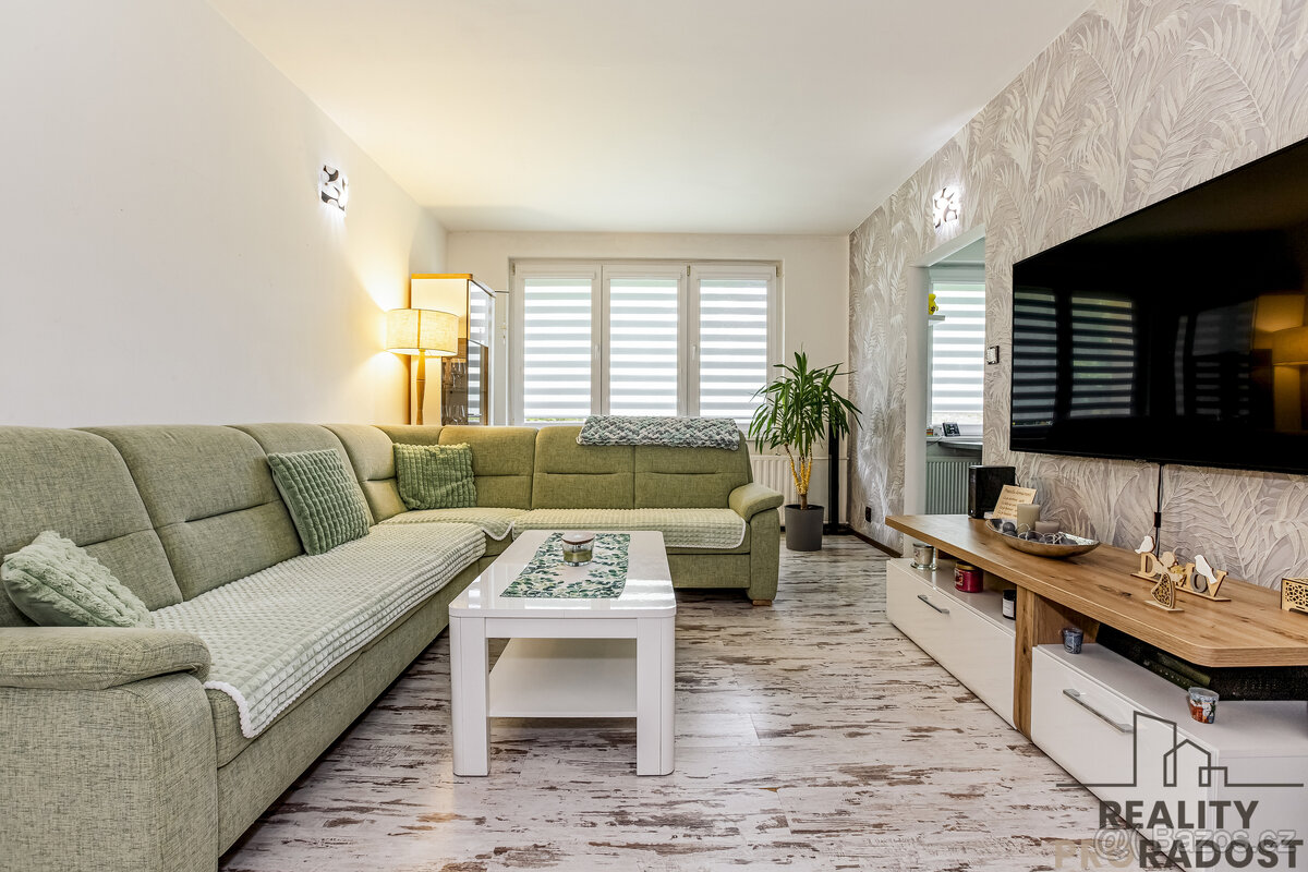 Kompletně zařízený byt 3+1 s lodžií v klidné části Vyššího B - 3