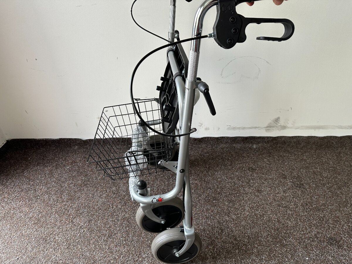 Chodítko pro seniory - rolátor - 3