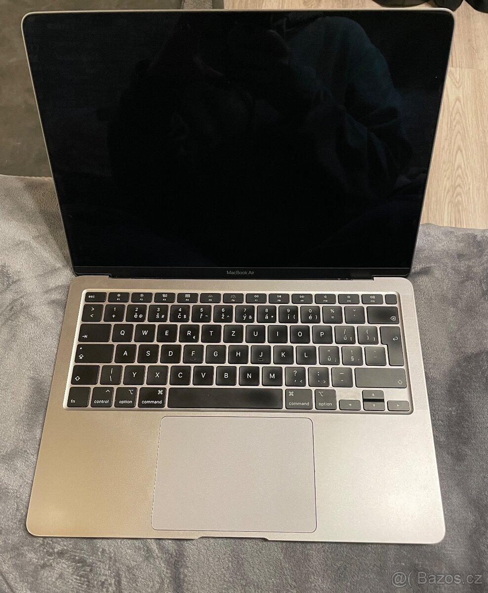 Apple MacBook Air (2020) - 3