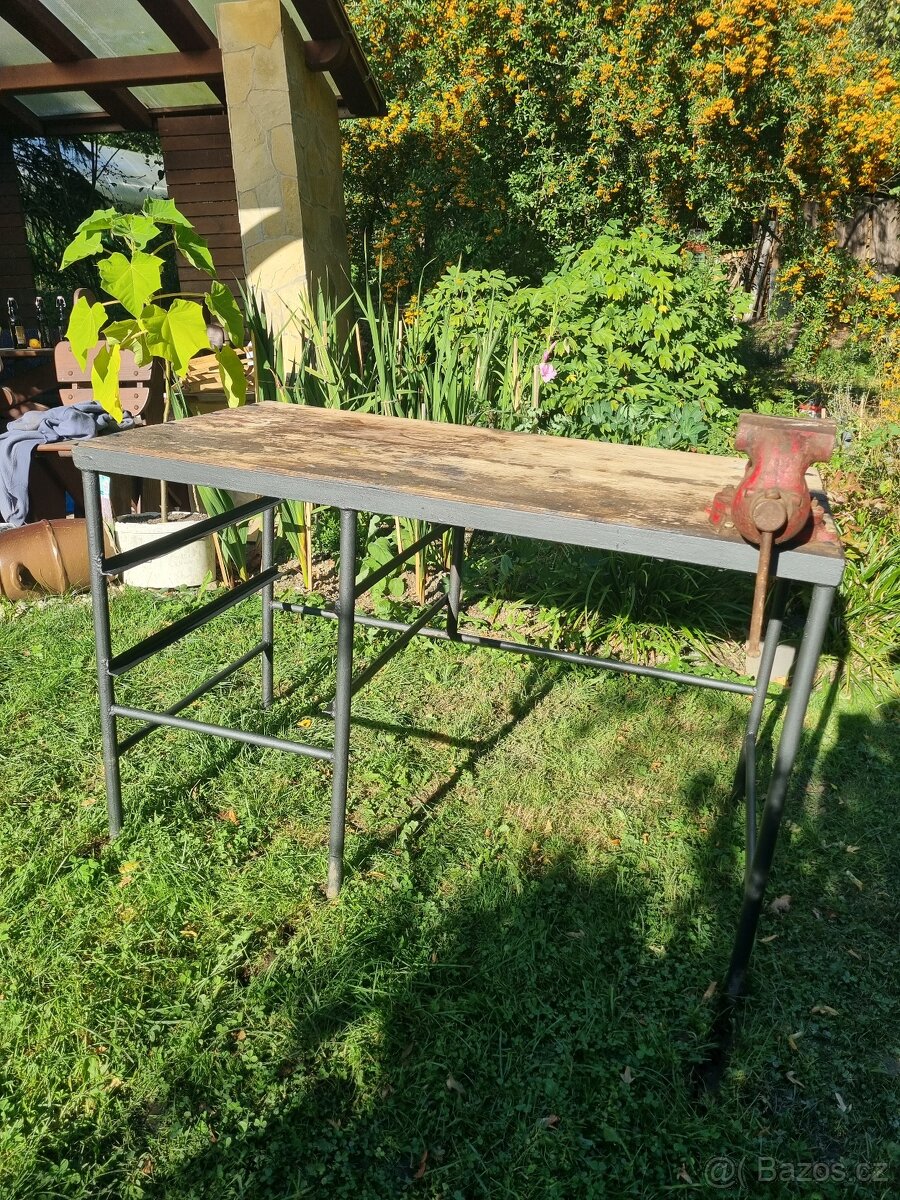 stůl se svěrákem - 3