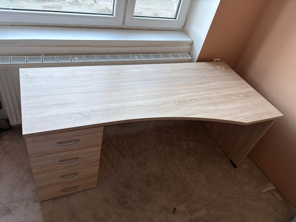 Pracovní stůl 180cm - 3