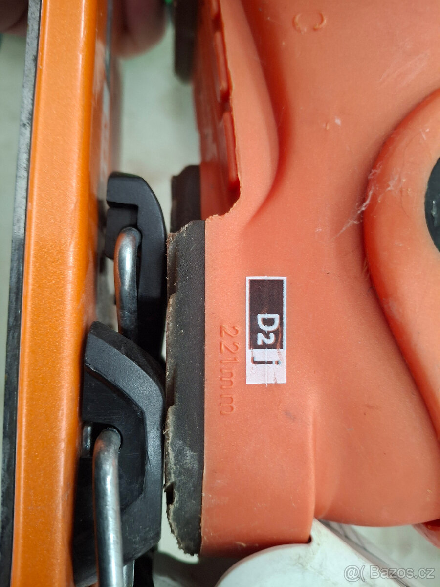 lyže, lyžáky, přilba - 3