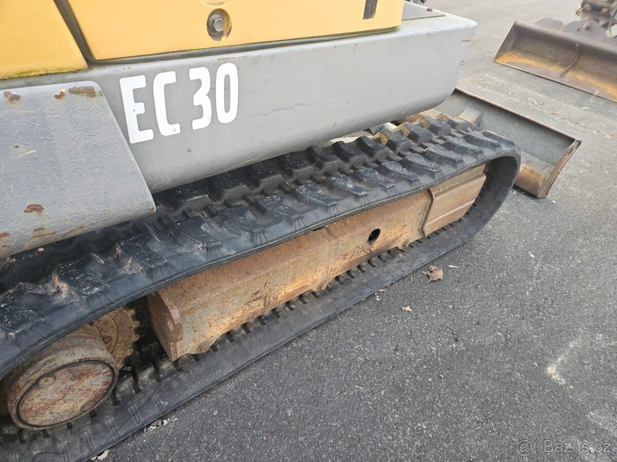 Minibagr pásový Volvo EC 30 - 3