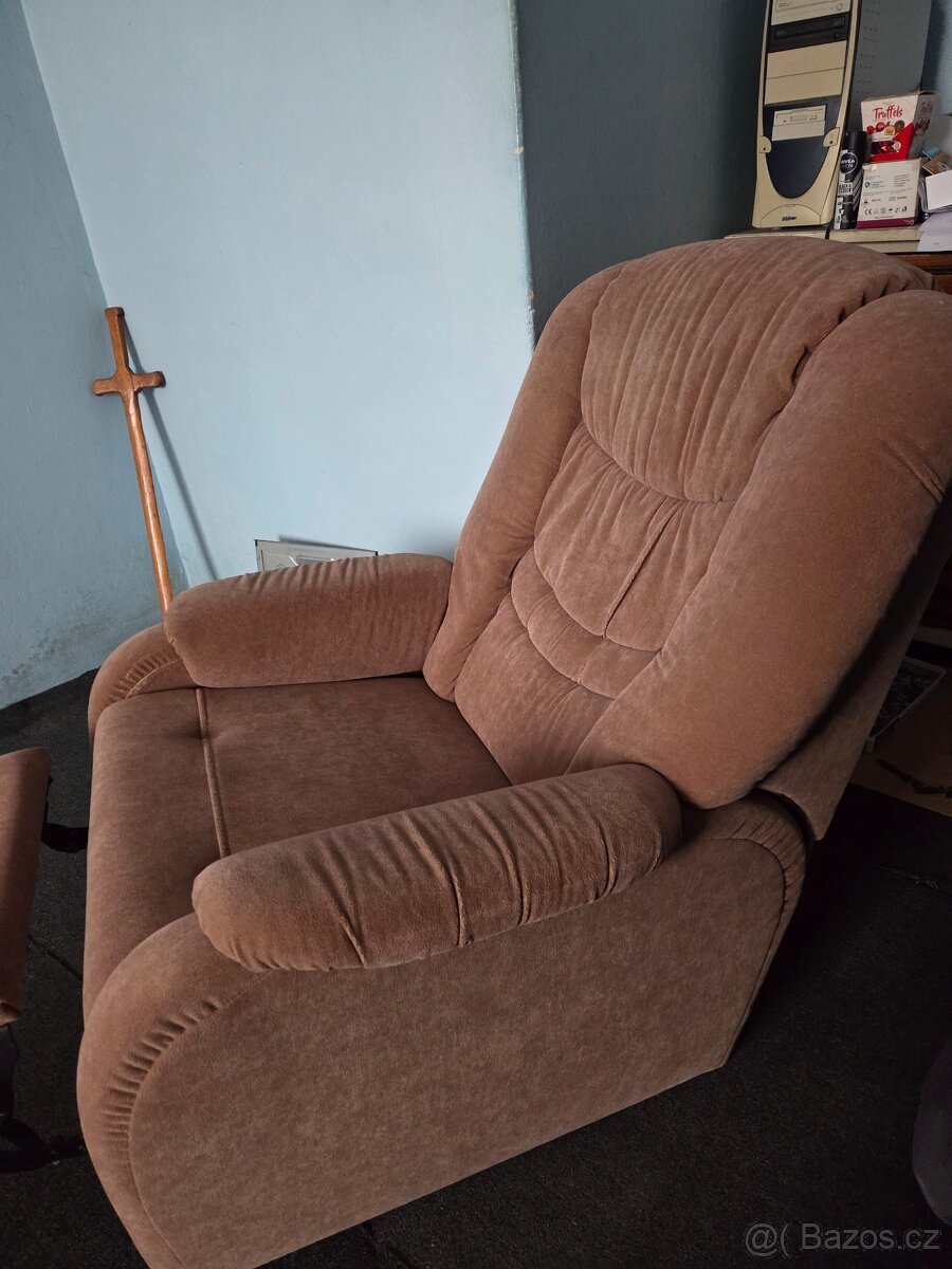 polohovací hnědě křeslo - 3
