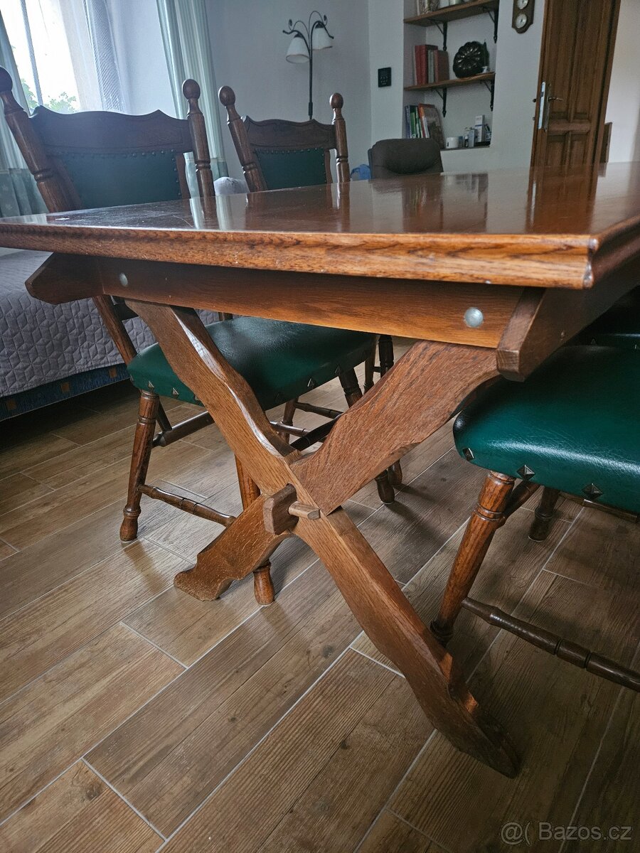 Jídelni stůl včetně židlí - 3