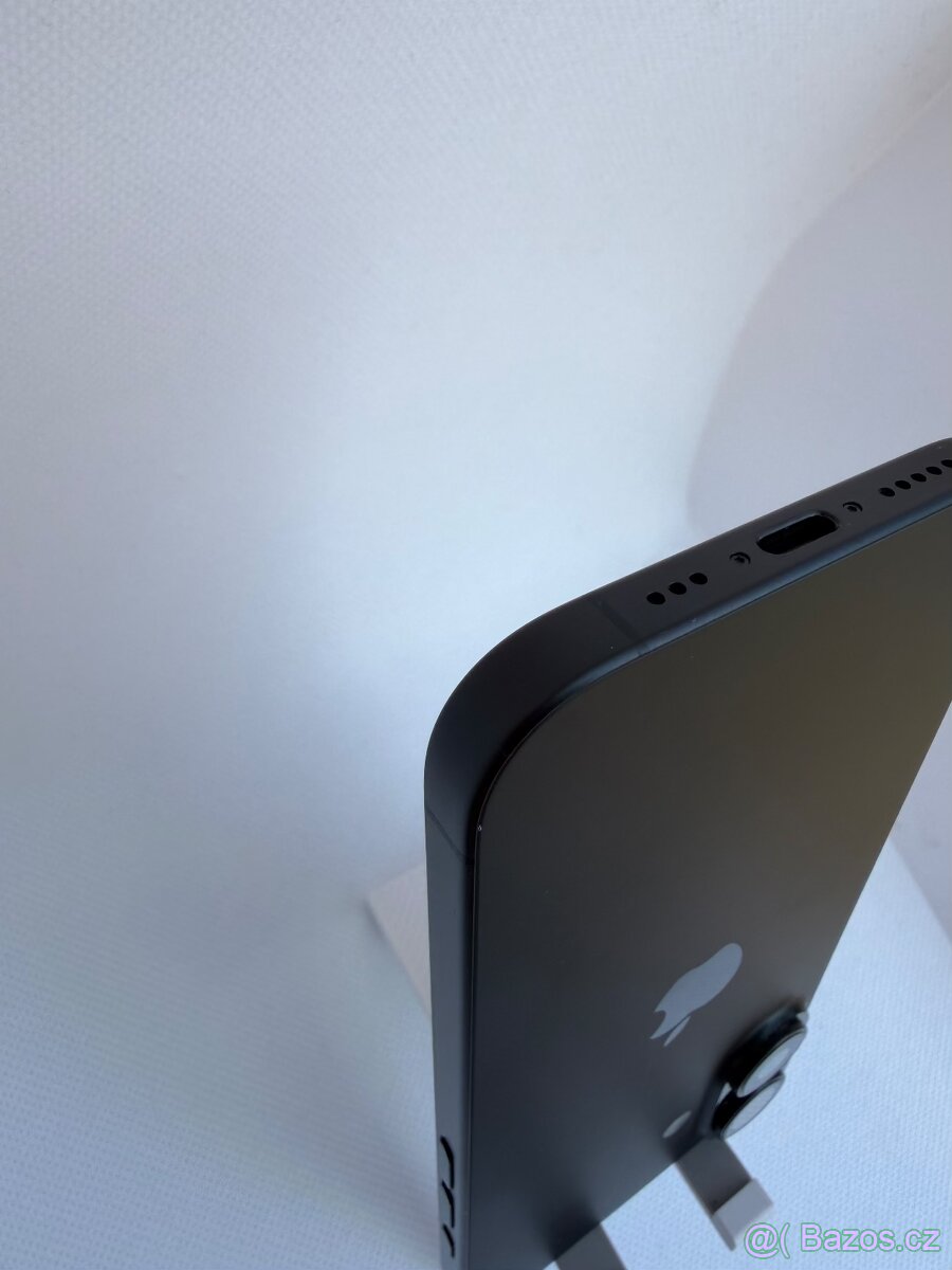 iPhone 16 128 GB – černá (Black) - 3