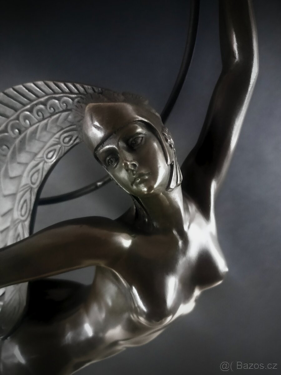 Bronzové sochy - ženské akty - 3