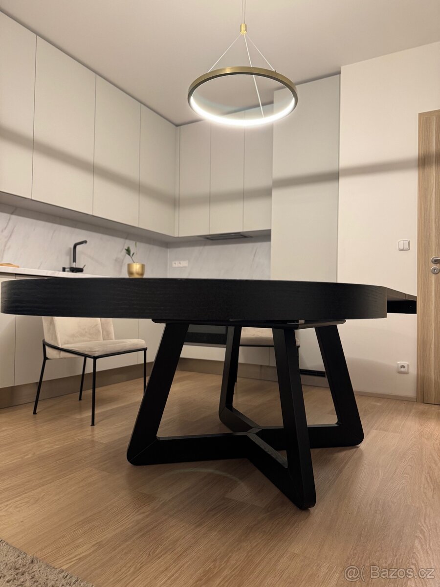 Rozkládací jídelní stůl – černý, moderní design Windsor & Co - 3