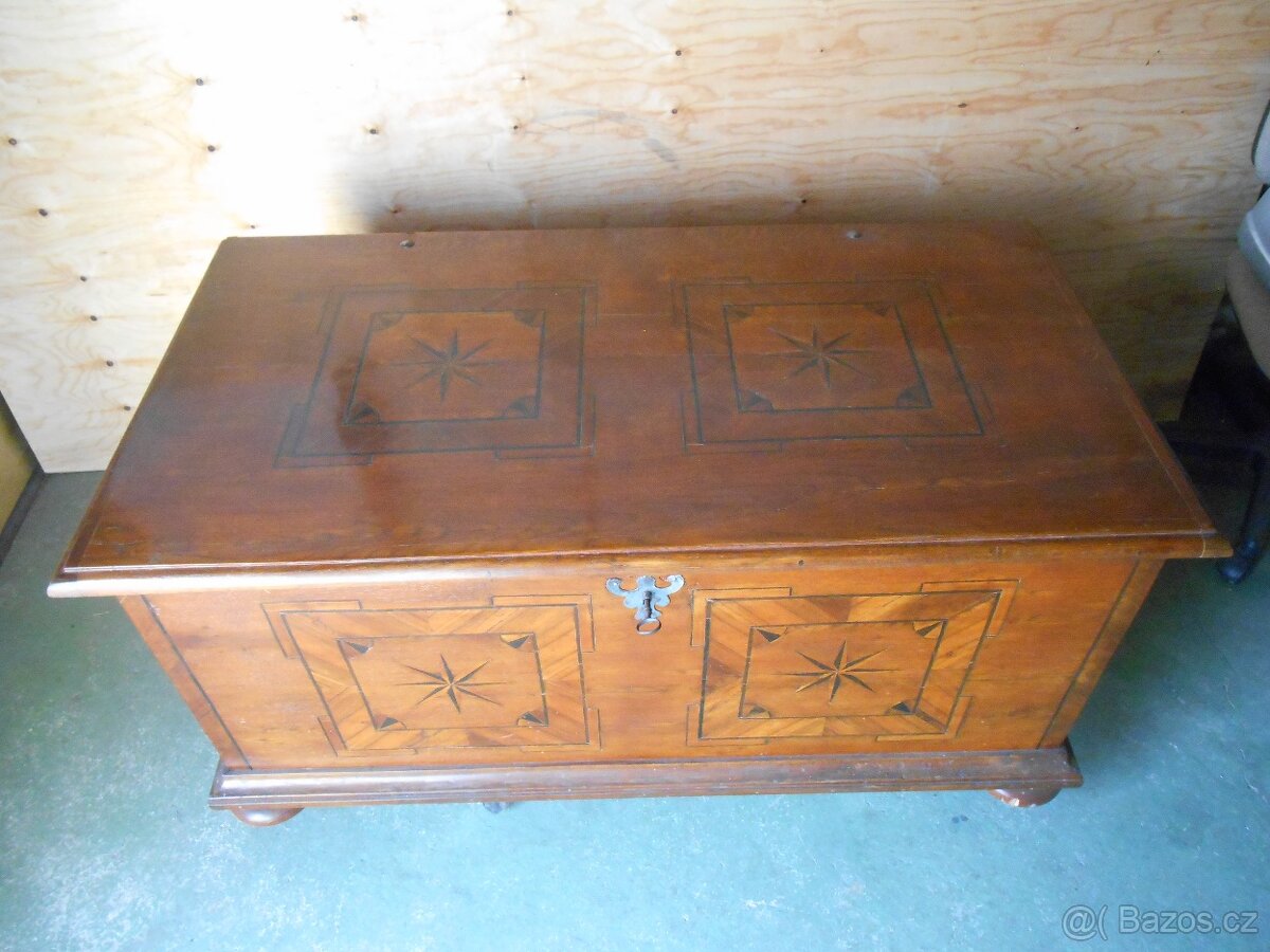 Starožitná intarzovaná truhla - 3