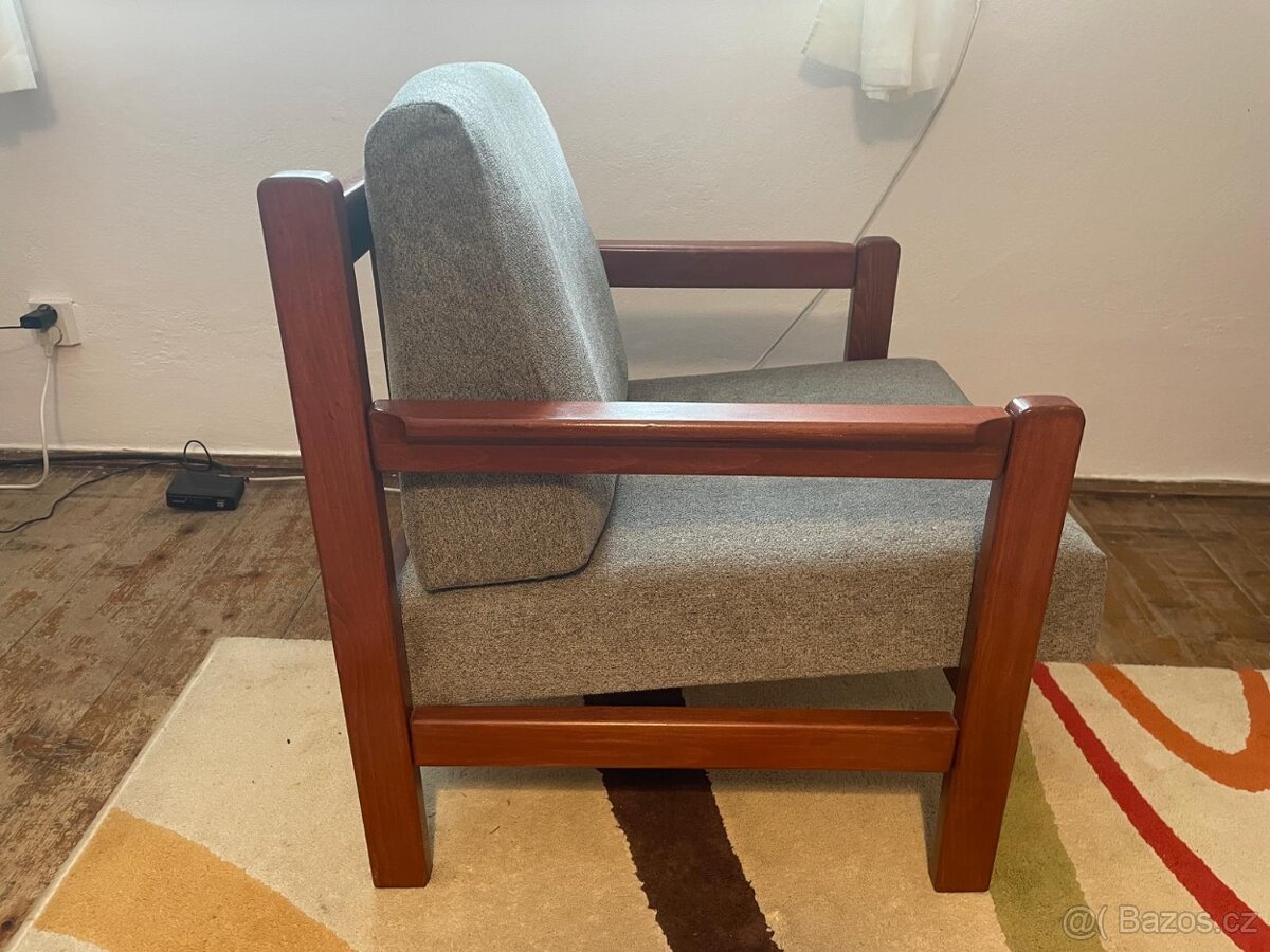 2x dřevěné masivní křeslo + - 3