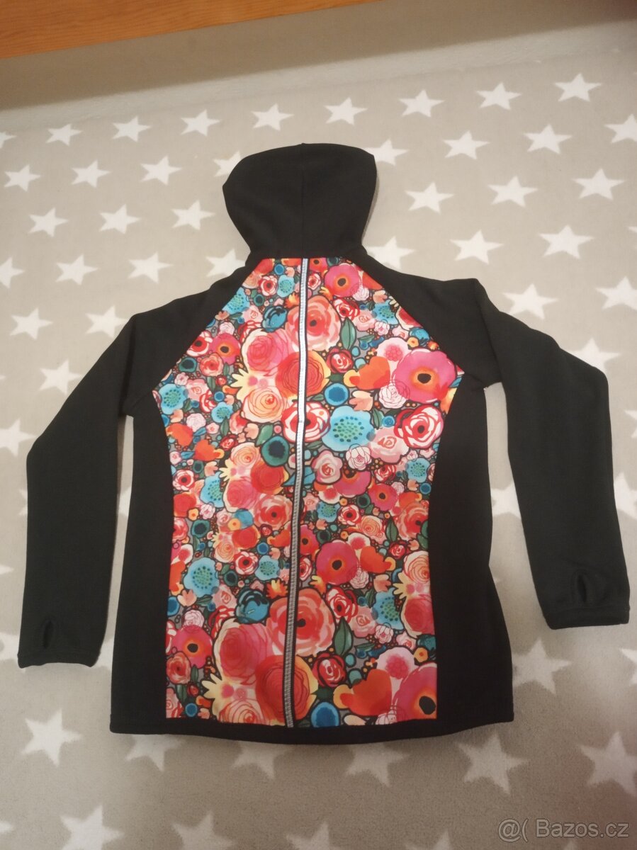 Prodáme dívčí lehkou bundu - 3