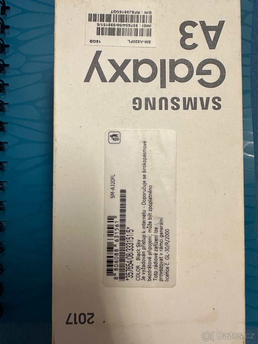 Samsung Galaxy A3 černý - 3