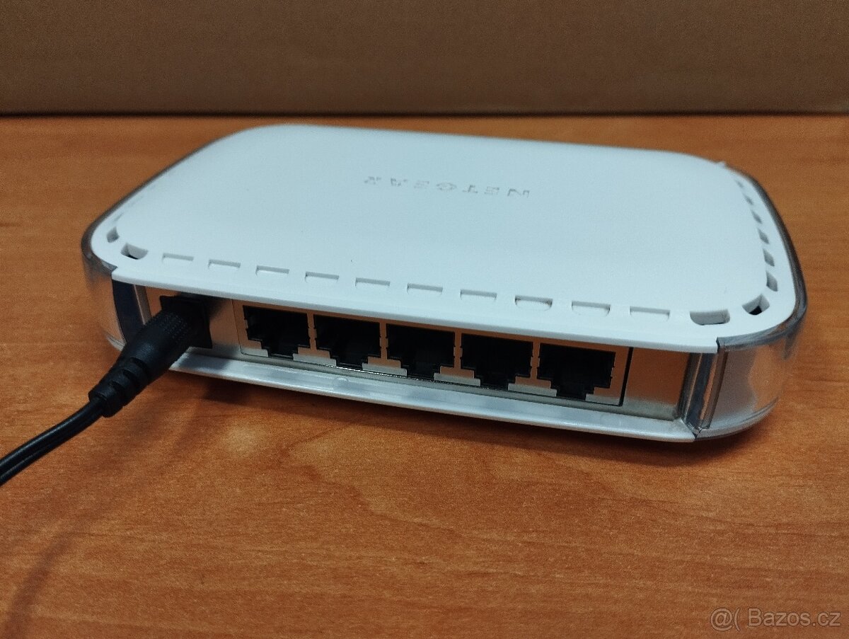 Switch NETGEAR FS605 v3 5-port - 3