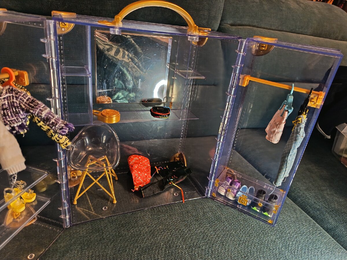 Kufřík pro rainbow high panenky - 3