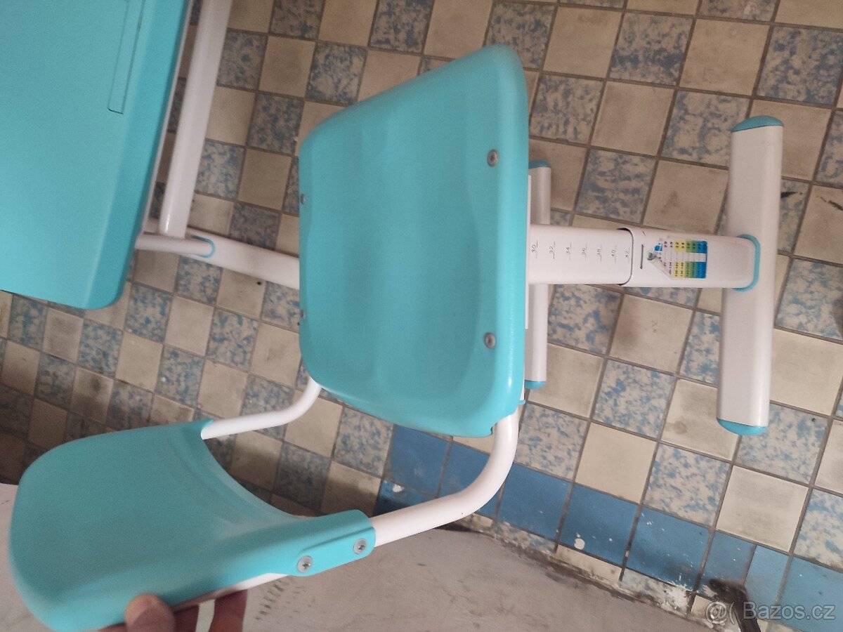 Rostoucí psací stůl s židlí - 3