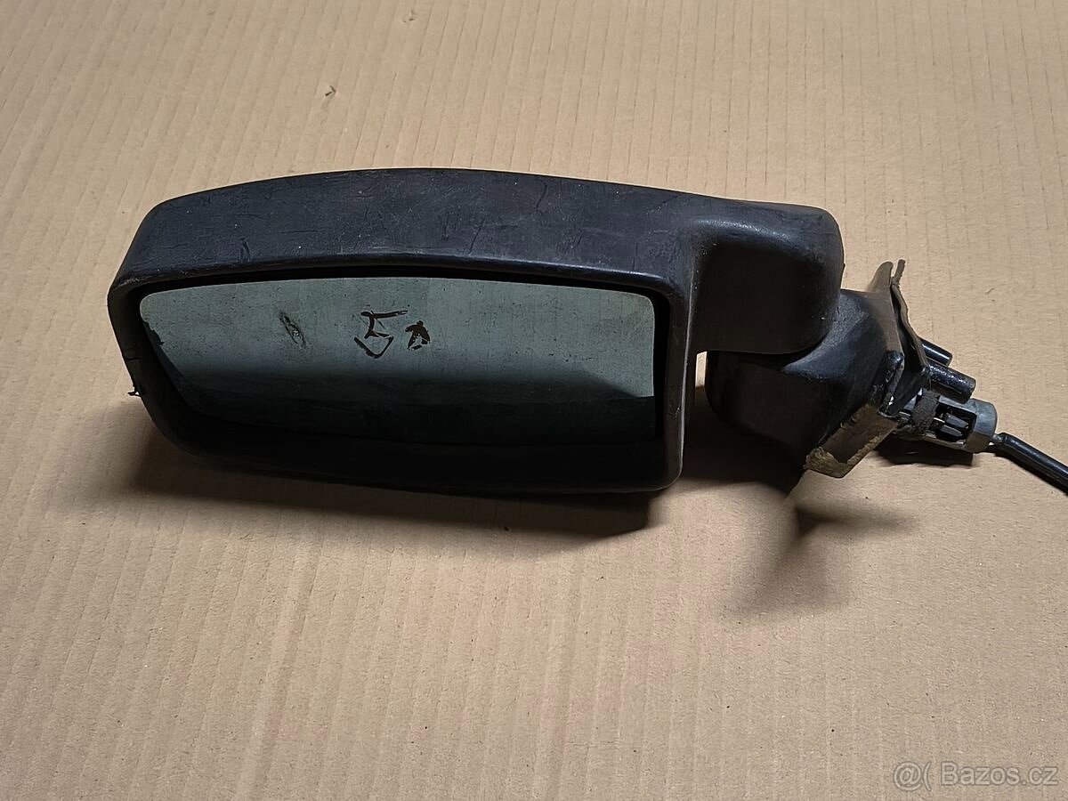 Zpětné zrcátko - Alfa Romeo 33 - 3