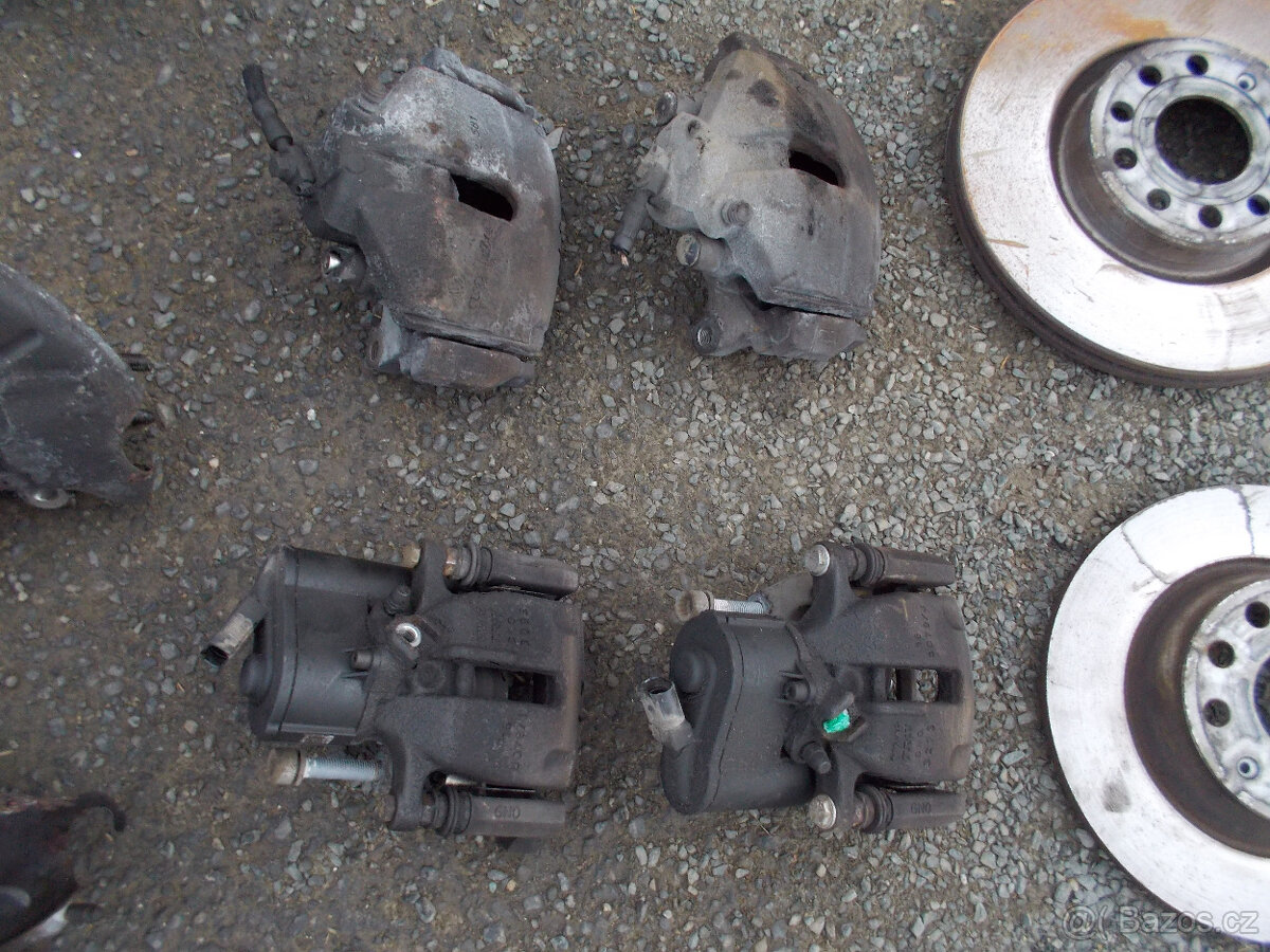 Díly podvozku VW Passat B7 - 3