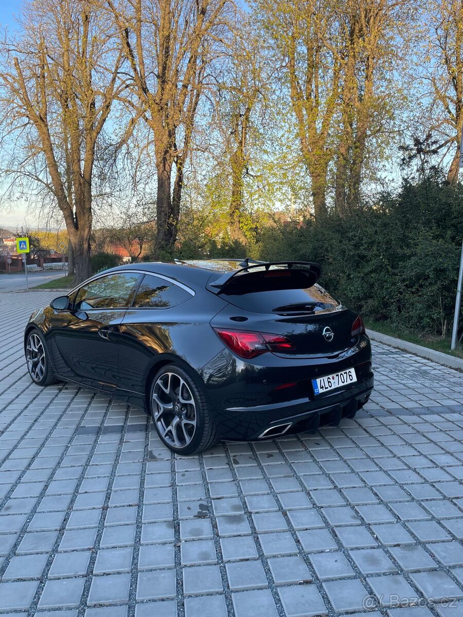 Opel astra gtc opc 206kw 63 300km - 3