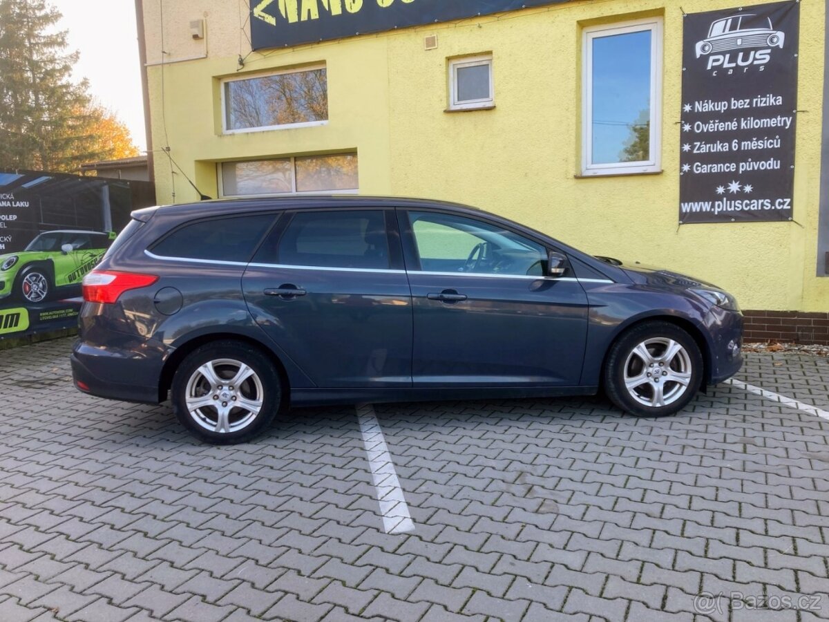 Ford Focus, 1,6TDCi (77kW), digi klima, tažné, park.kamera - 3