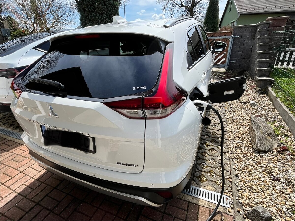 Mitsubishi Eclipse Cross PLUS PHEV, 4x4, 2,4 MIVEC - 3