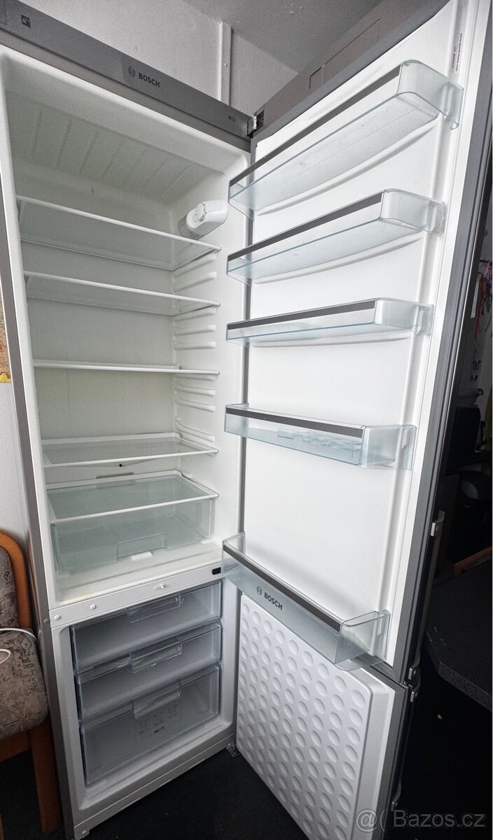 Nerezová chladnička s mražákem Bosch 200cm - 3