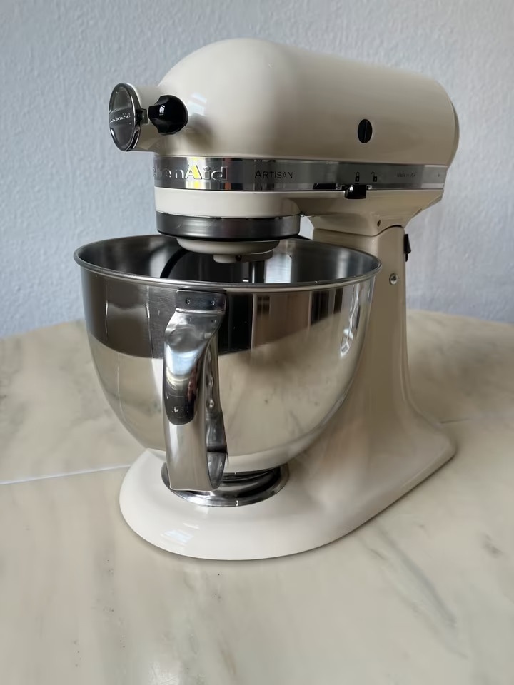 KitchenAid Artisan kuchyňský robot v barvě krém, s příslušen - 3