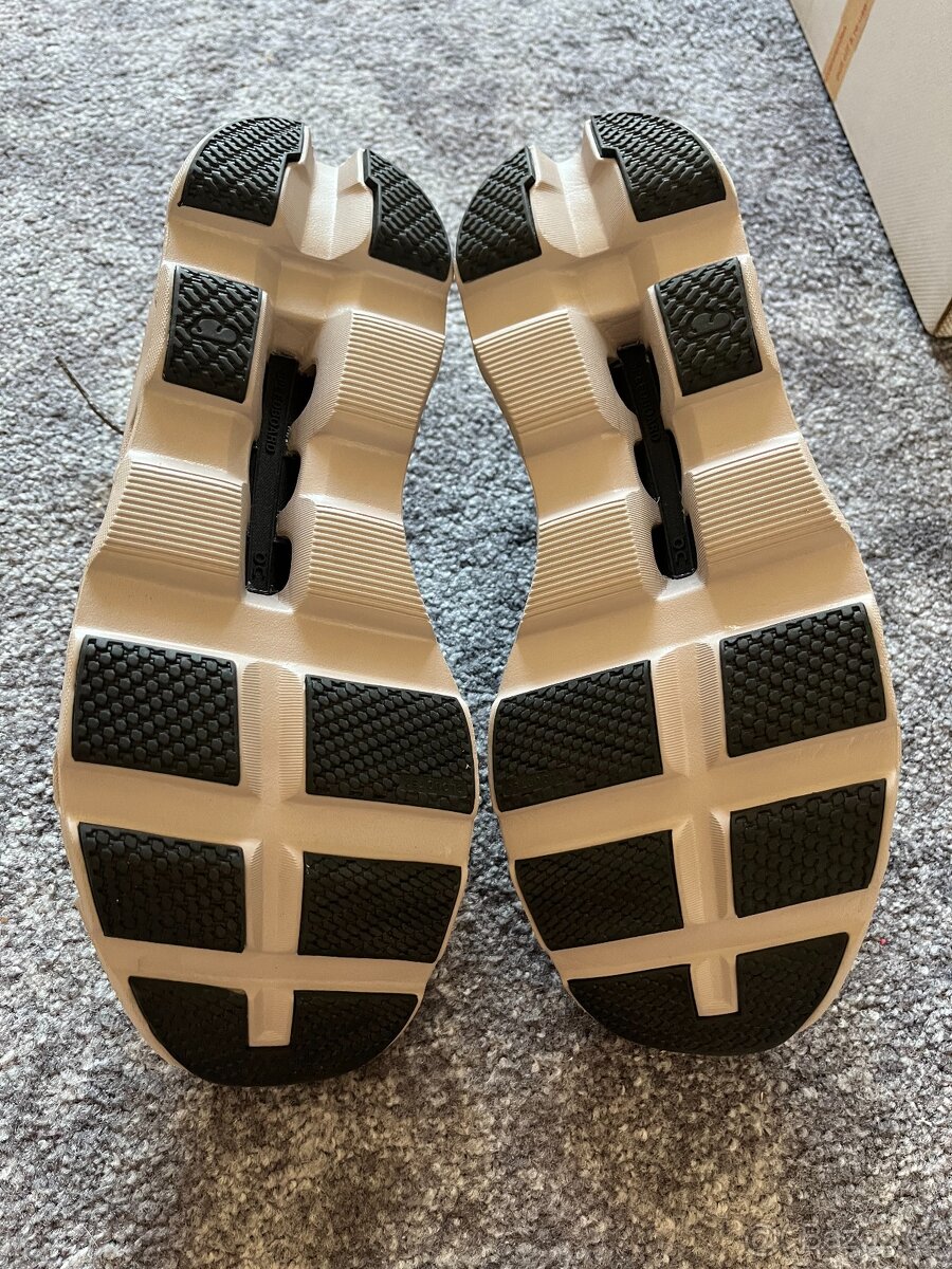 8x boty On Running Cloud vel. 44 - 45 - 3