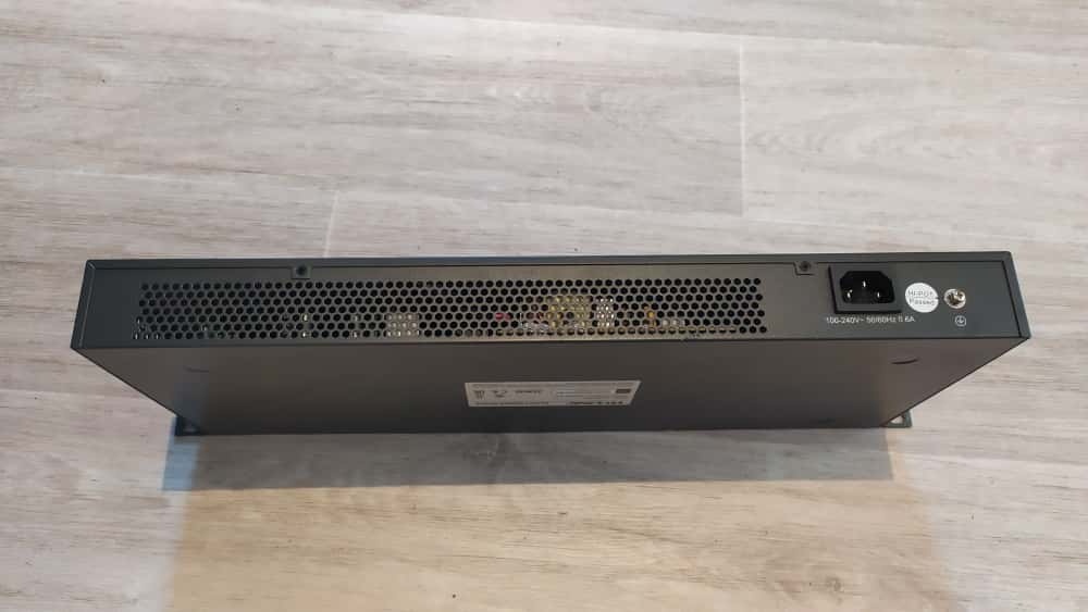 TP-Link TL-SG1024 - 3