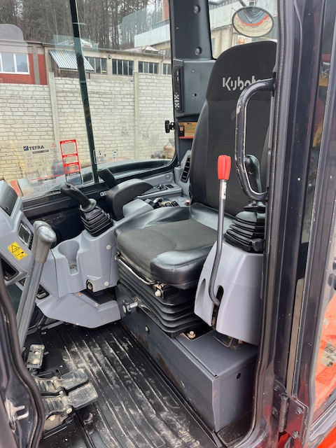 KUBOTA U48-4 POWERTILT - 3