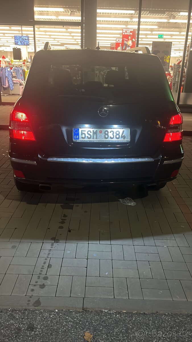 Mercedes-GLK320 - 3
