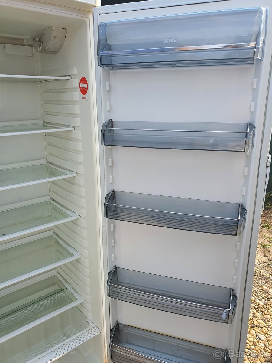 370ti litrová lednice – chlaďák AEG třída A - 3