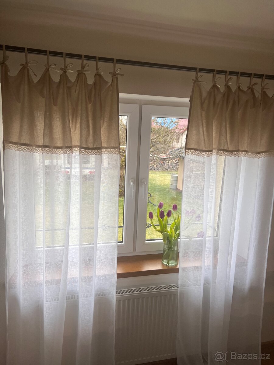 Záclony s krajkou a poutky - 3