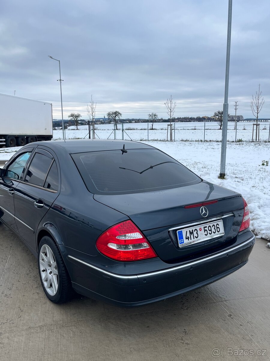 Mercedes-Benz W211 - 3