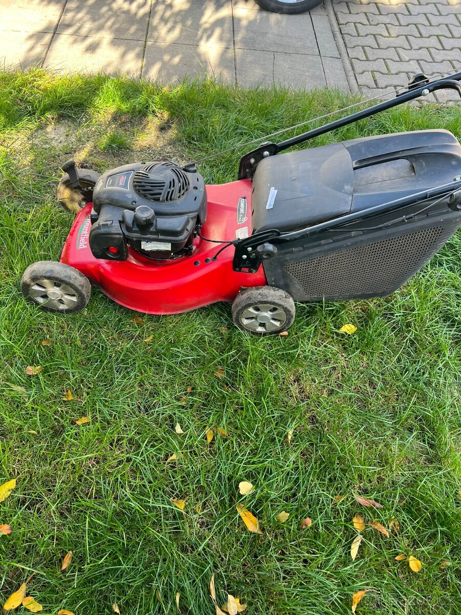 Benzínová sekačka, značka Mountfield, skupina STIGA Group - 3