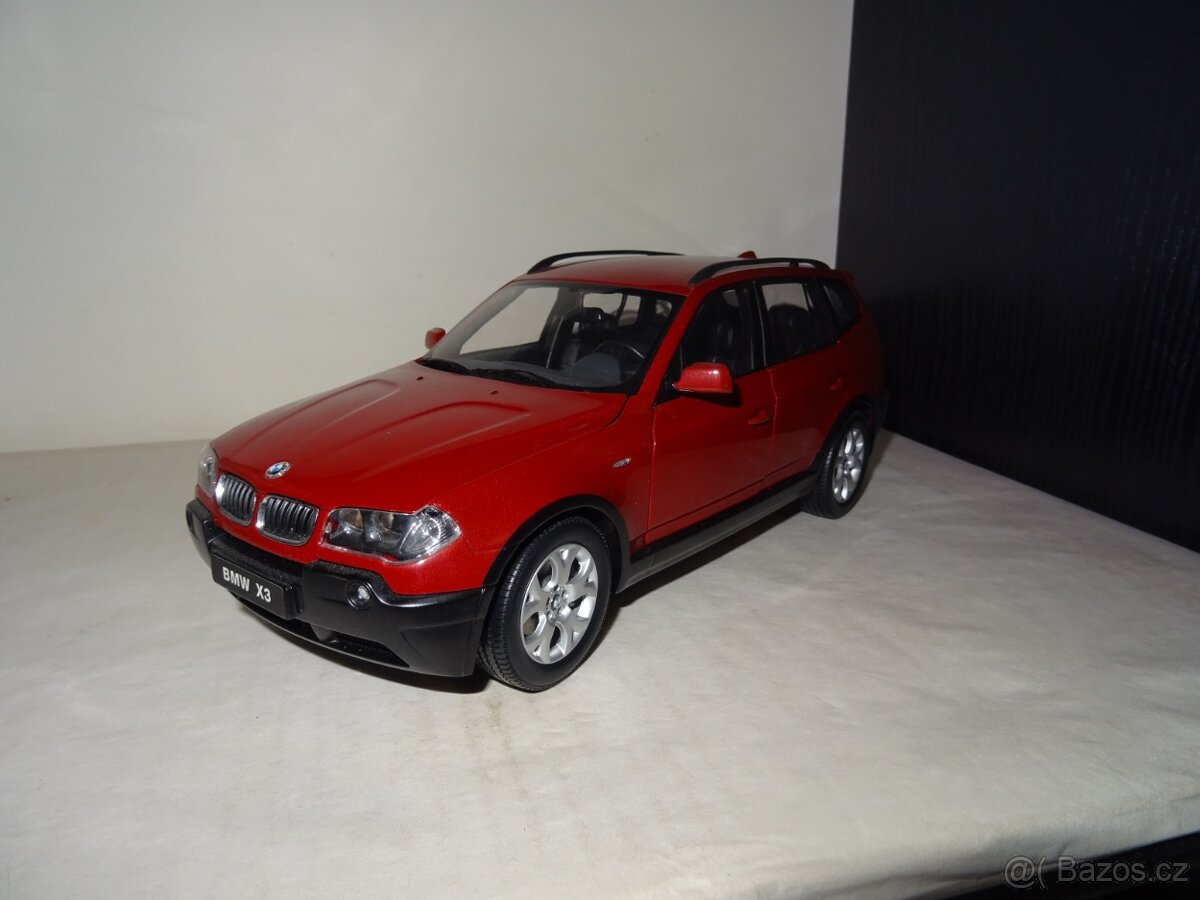 1:18 BMW X3 3.0i KYOSHO - 3