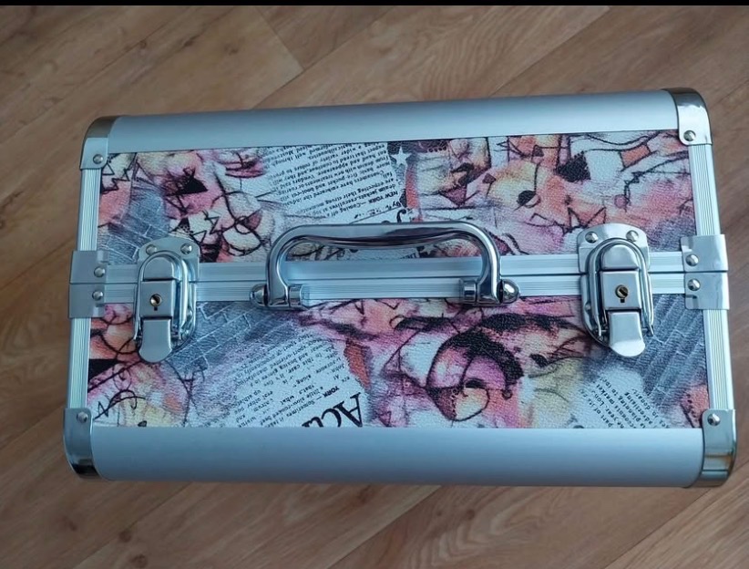 Kadeřnický kufřík pro leváky - 3