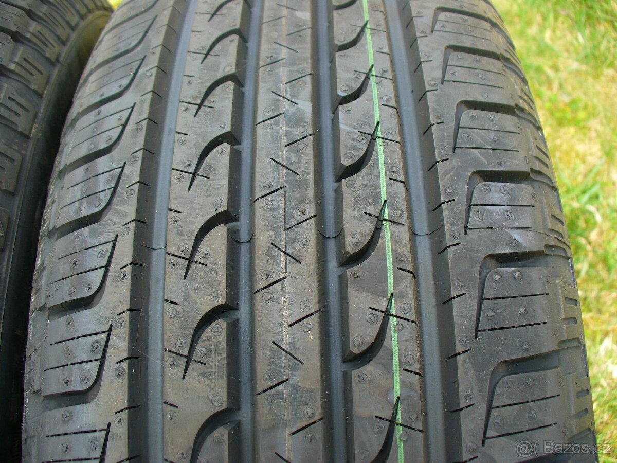 NOVÉ PNEU 215/65/17 M+S - 3