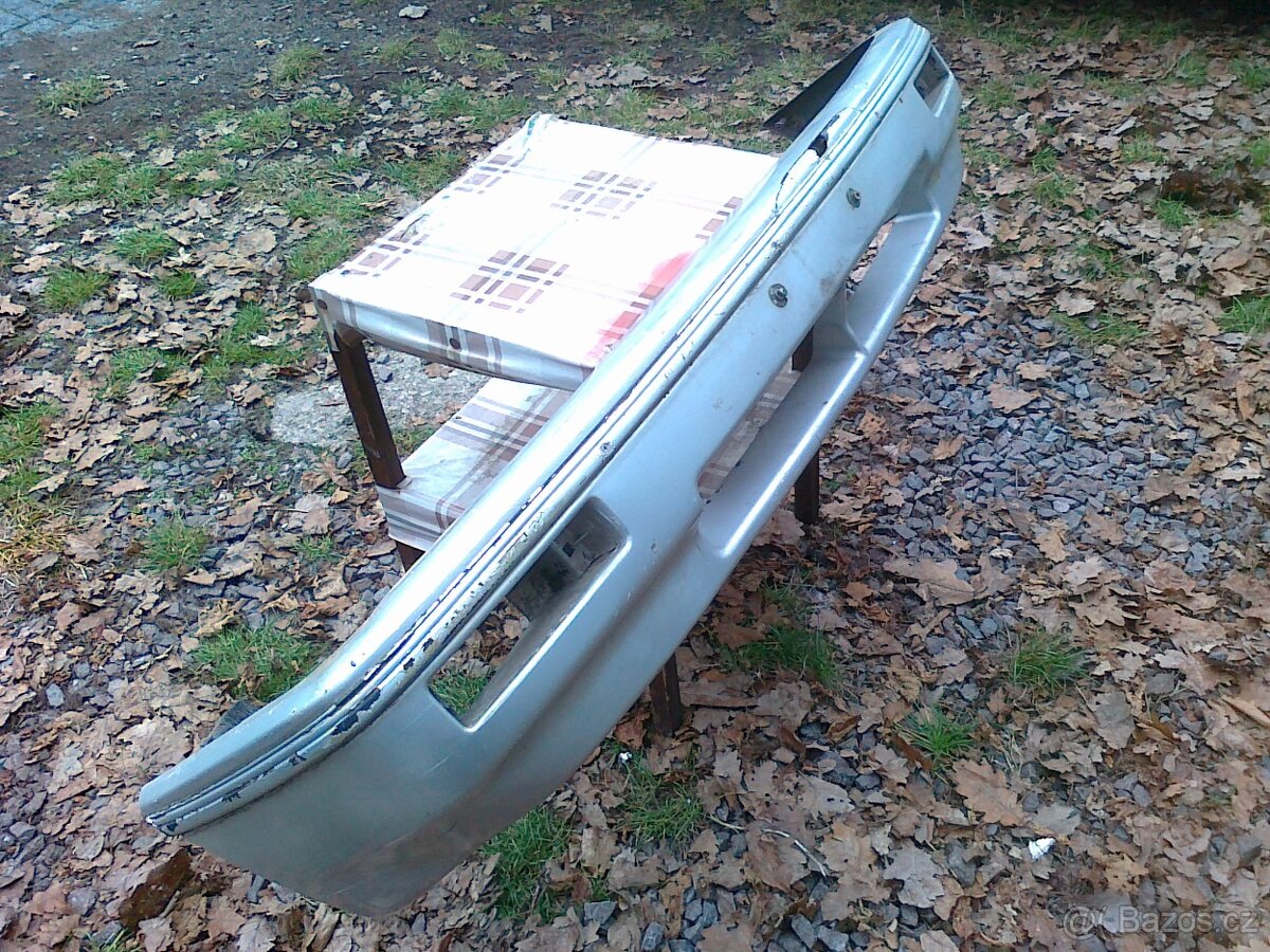 Přední nárazník a světla na Ford Sierra, Siera první řady