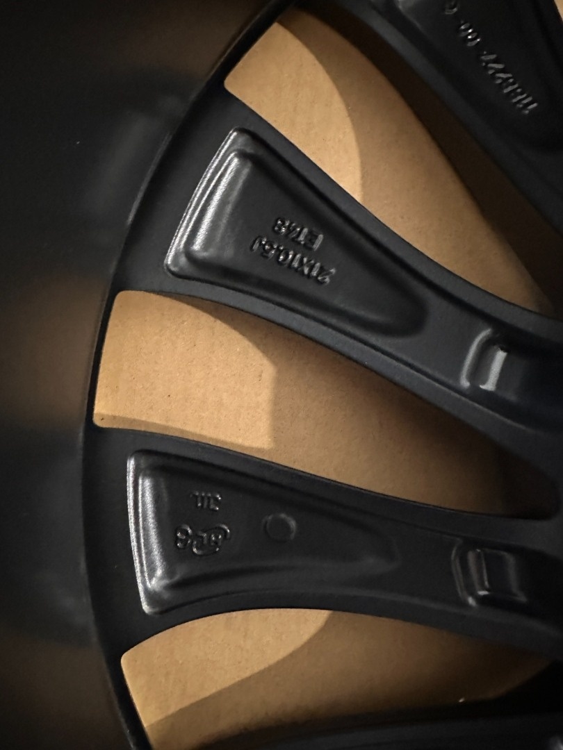 Original alu kola Tesla Model Y r21 1188226-00-C - 3