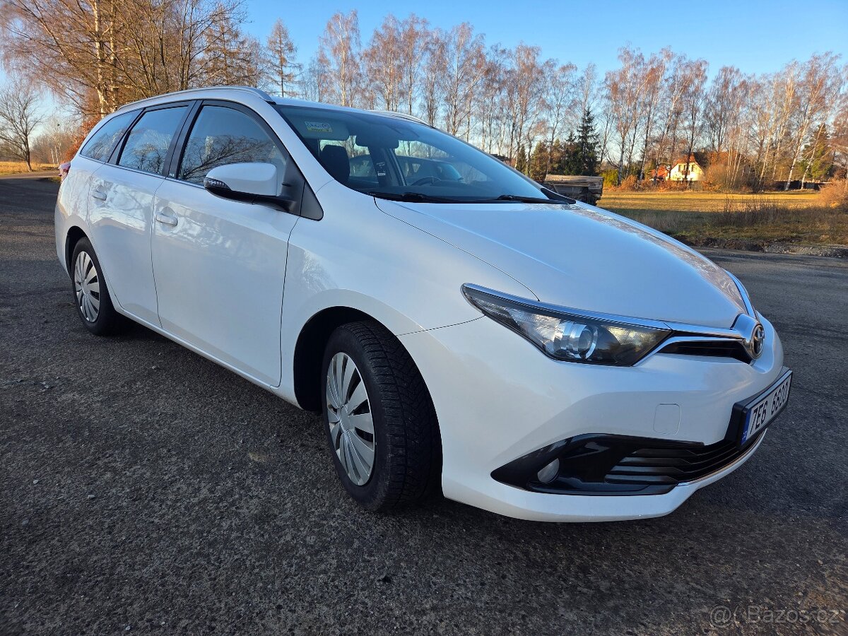 Toyota Auris Combi 1.2 16V Benzín Nová STK Tažné zařízení - 3