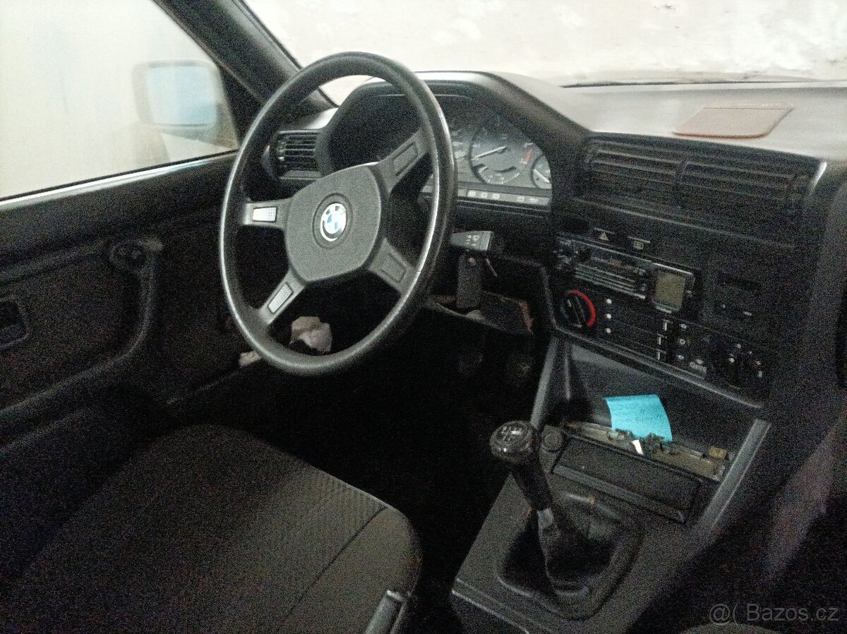 BMW E30 320i Kamei - 3