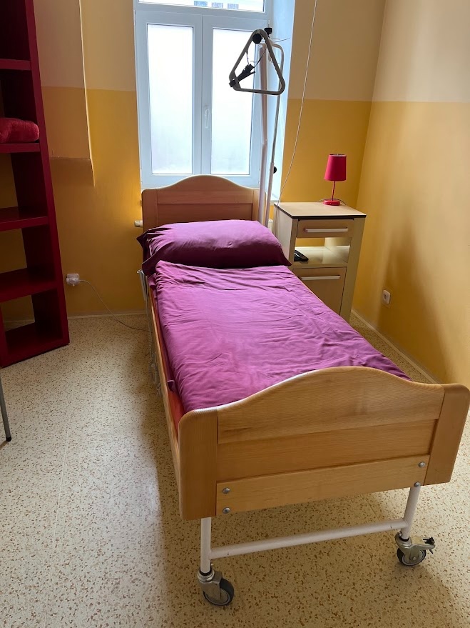 Polohovací postel - 3