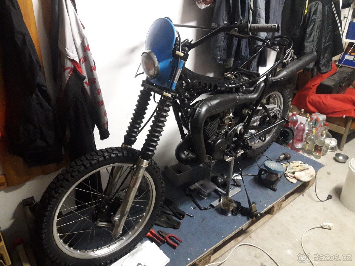 Yamaha it 425