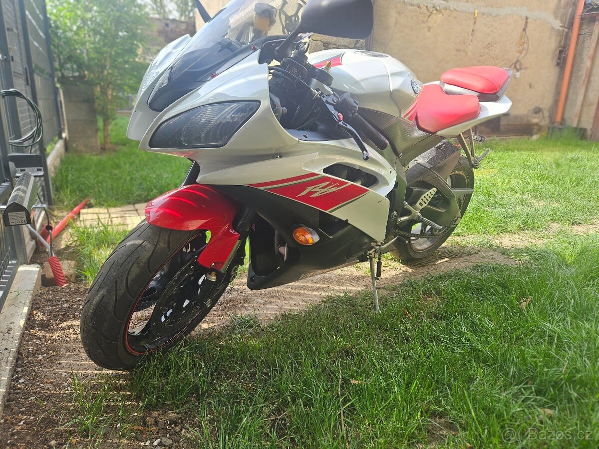 Yamaha R6 - 3