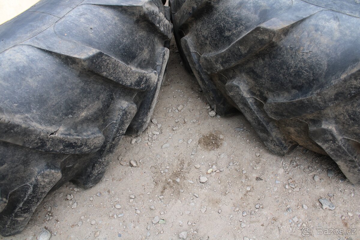 Zetor crystal zadní kola ráfky disky 18,4-34 12 pláten - 3