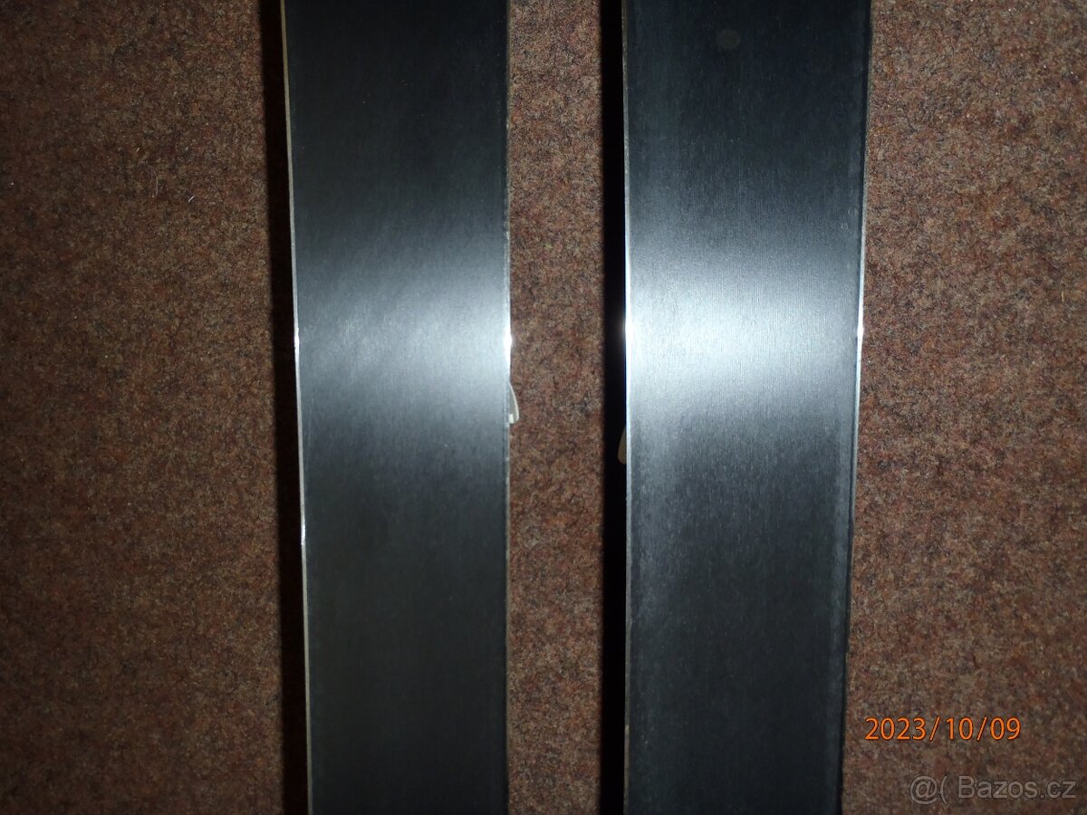 Juniorské carvingové lyže Salomon vel 140cm - 3